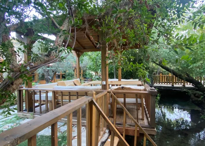 Pavelin Yeri * Altınoluk