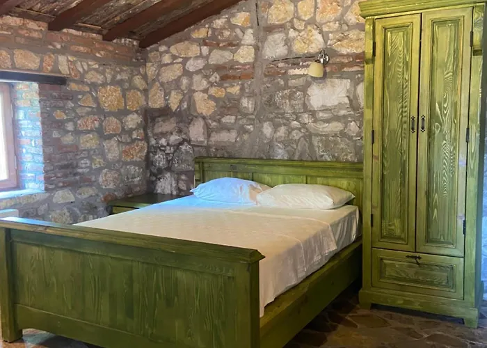 Pavelin Yeri 酒店 *